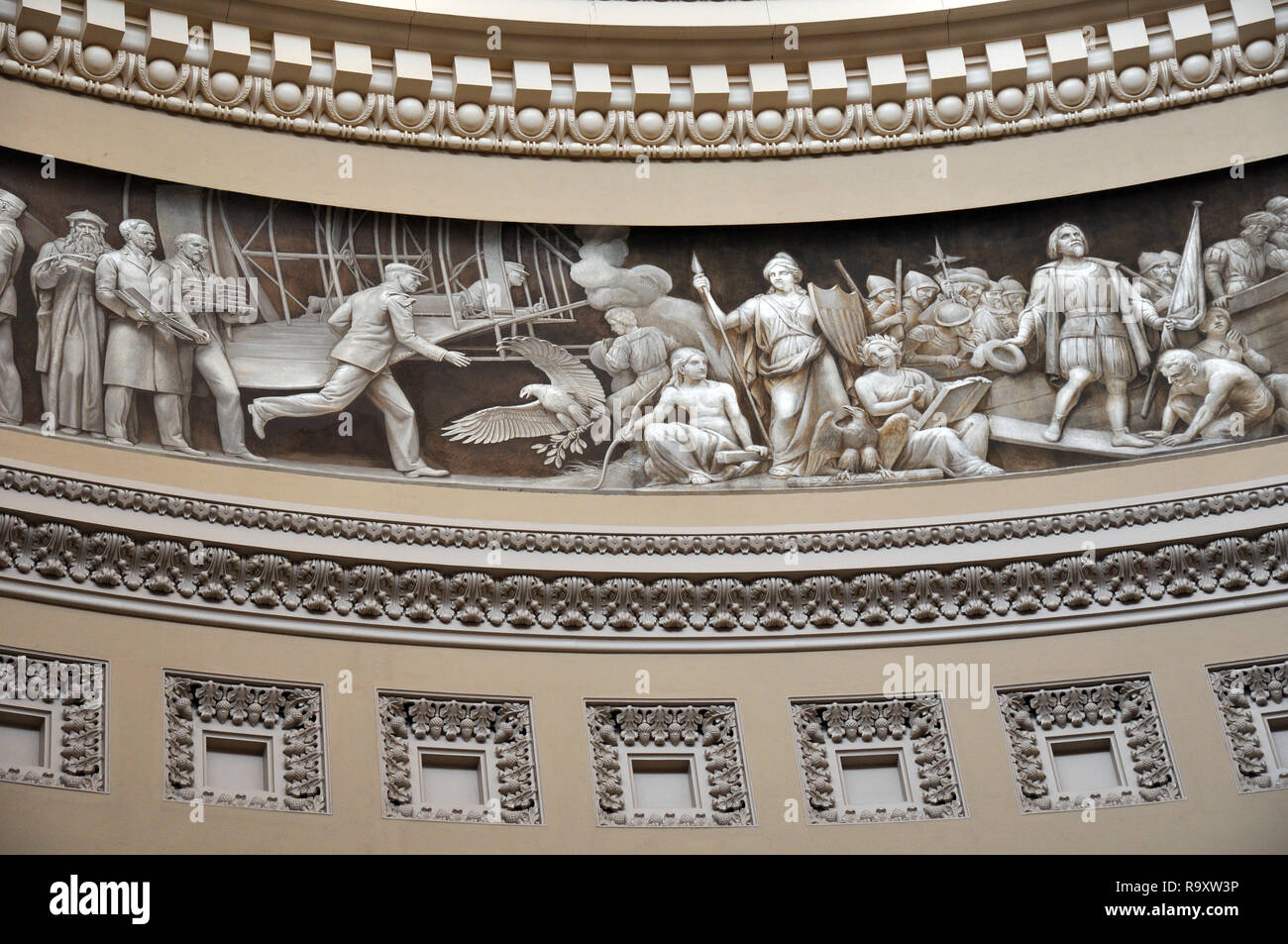 Blick auf den Fries in der Rotunde des US-Kapitol in Washington DC Stockfoto