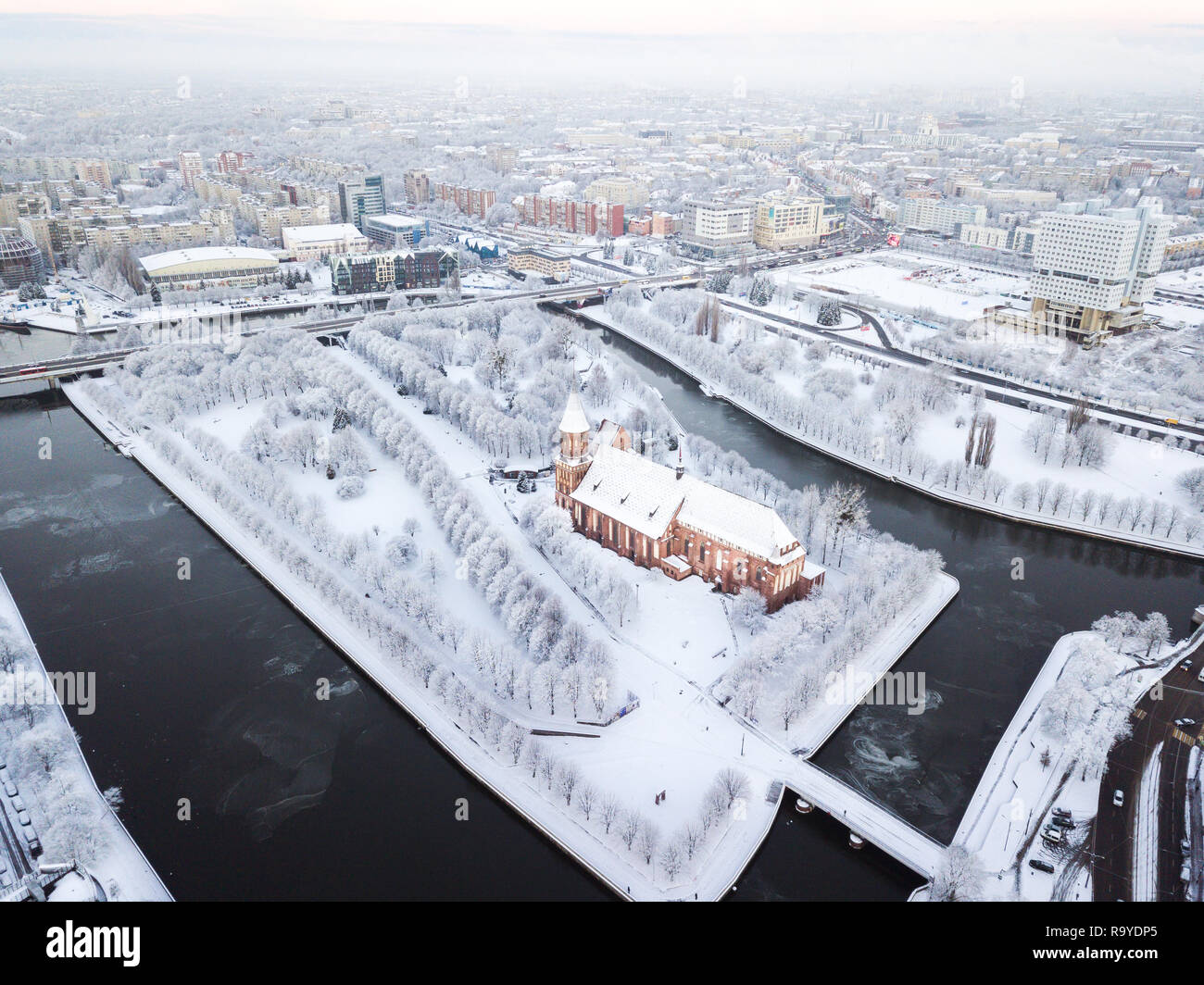 Antenne: Die Kathedrale von Kaliningrad im Winter Stockfoto
