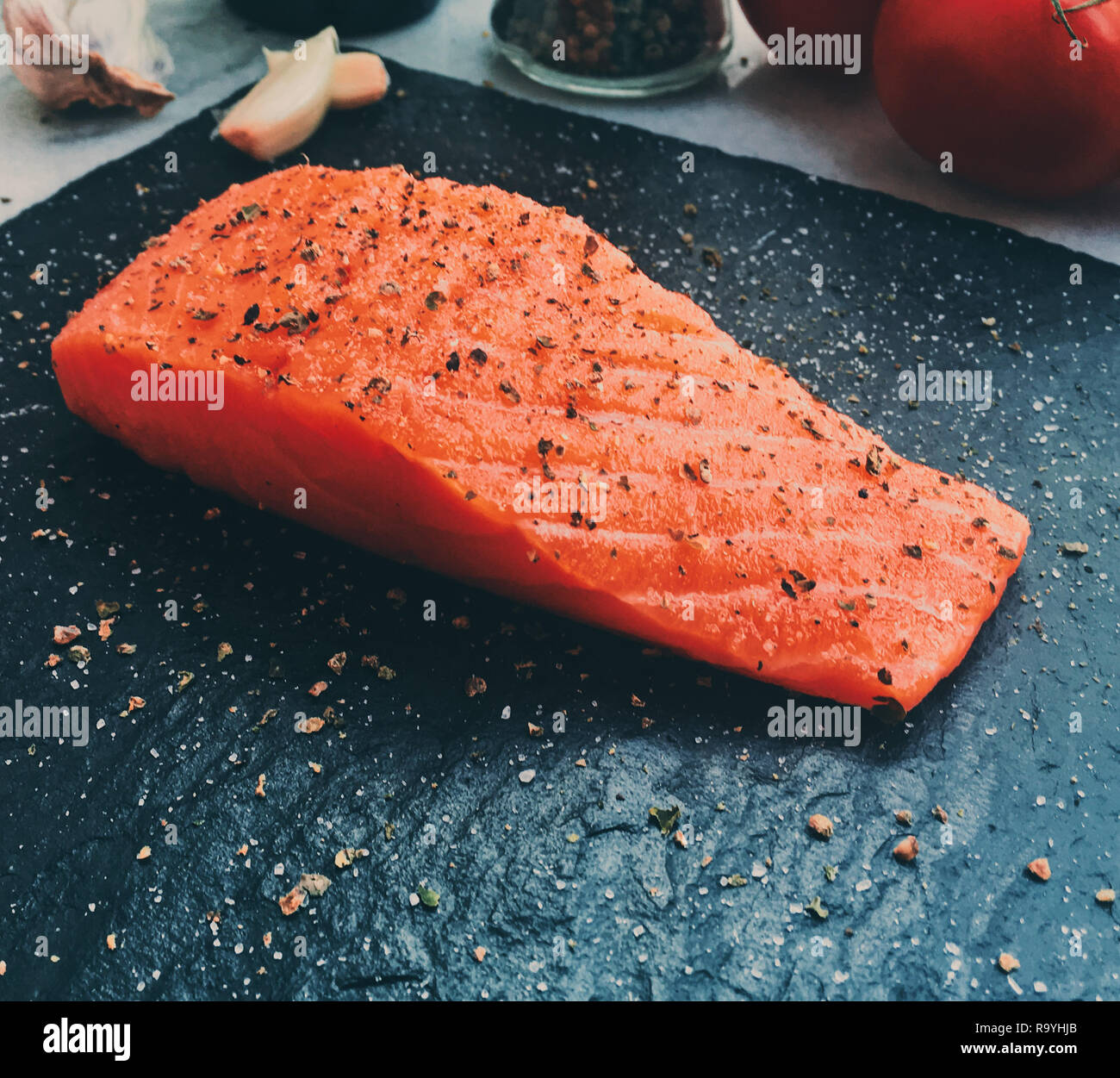 Roh marinierter Lachs - gesunde Ernährung und mediterrane ... Roh marinierter Lachs - gesunde Ernährung und mediterrane ...