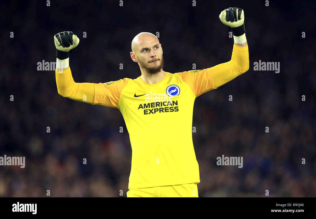 Brighton & Hove Albion Torwart David" feiert, nachdem Jürgen Locadia Kerben erste Ziel seiner Seite des Spiels während der Premier League Match an der AMEX Stadion, Brighton. Stockfoto