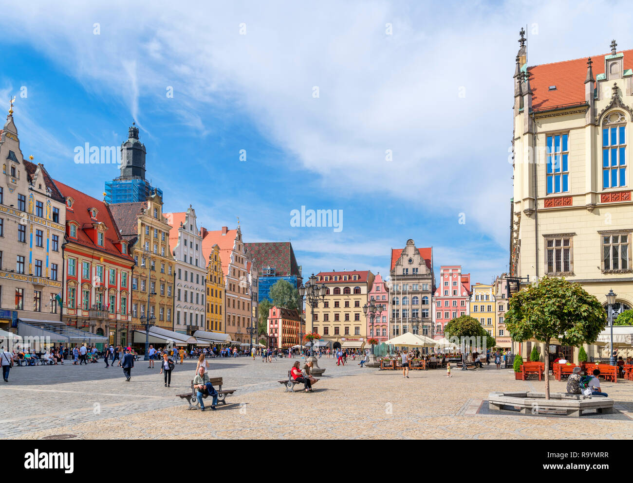 Wroclaw, Altstadt (Stare Miasto). Geschäfte und Cafés auf dem Marktplatz (Rynek wir Wrocławiu), Wroclaw, Polen Stockfoto