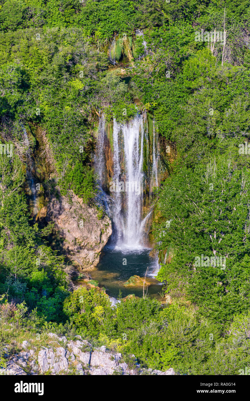 Manojlovac Wasserfall, Nationalpark Krka, Kroatien. Manojlovac Wasserfall, Nationalpark Krka in Kroatien. Blick auf die manojlovac Wasserfall, in der Nähe von Knin in Stockfoto