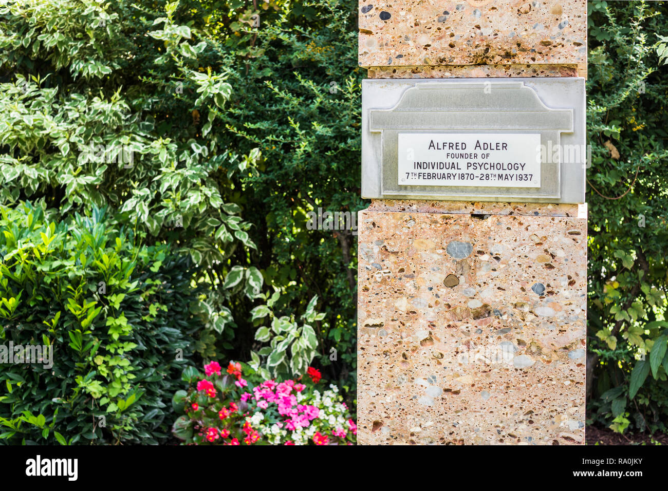 Grabstätte der österreichischen Psychotherapeut und Gründer der Schule der individuellen Psychologie Stockfoto