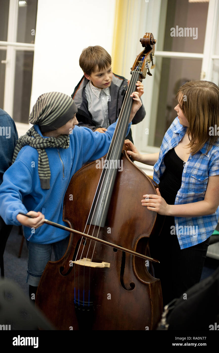 30.11.2010, Chemnitz, Sachsen, Deutschland - Musikschule Chemnitz open house. 0 UX 101130 D 187 CAROEX.JPG - nicht für den Verkauf in G E R M A N Y, A U S T R I A S W Stockfoto