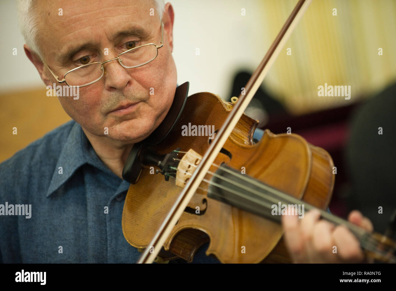 30.11.2010, Chemnitz, Sachsen, Deutschland - Musikschule Chemnitz open house. 0 UX 101130 D 192 CAROEX.JPG - nicht für den Verkauf in G E R M A N Y, A U S T R I A S W Stockfoto
