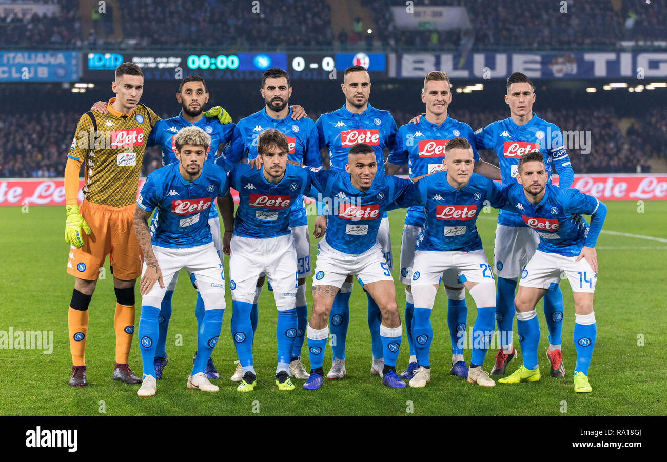 Neapel, Kampanien, Italien. 29 Dez, 2018. Napoli Team Line-up Während der Serie ein Fußballspiel zwischen SSC Napoli und FC Bologna San Paolo Stadions. Credit: Ernesto Vicinanza/SOPA Images/ZUMA Draht/Alamy leben Nachrichten Stockfoto