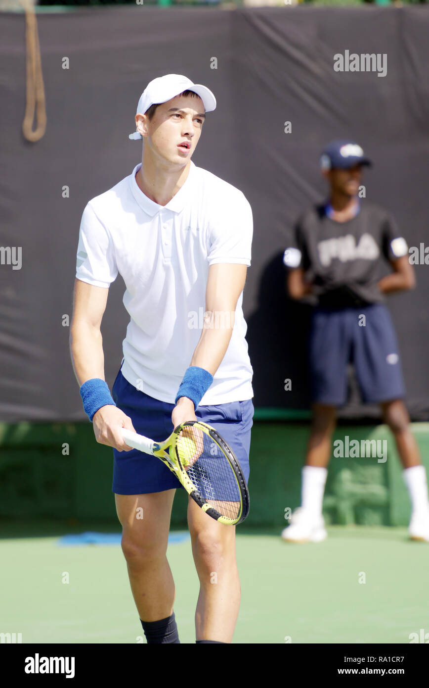 Pune, Indien. Zum 30. Dezember 2018. Antoine Hoang von Frankreich in Aktion in der letzten Runde des Qualifyings Konkurrenz singles bei Tata Open Maharashtra ATP Tennis Turnier in Pune, Indien. Credit: karunesh Johri/Alamy leben Nachrichten Stockfoto