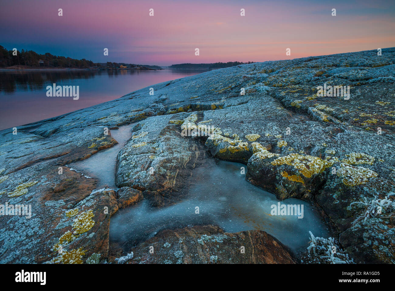 Schönen Winterabend am Oslofjord, im Ofen in Råde Kommune, Østfold, Norwegen. Stockfoto