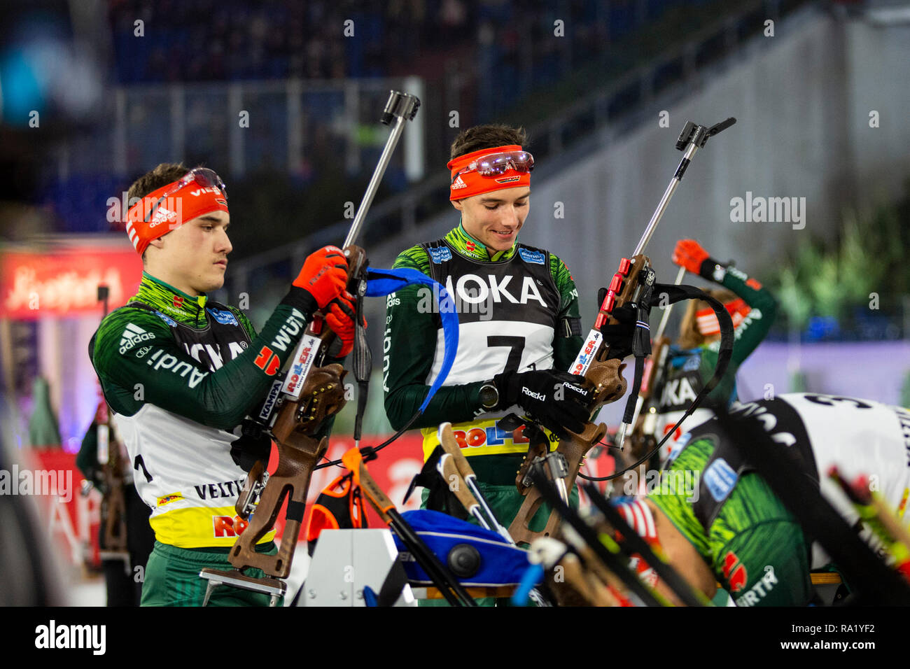L-R: Danilo Rithemüller, Philipp Lipowitz. Das deutsche Team Challenge findet während der joka Biathlon WTC auf Schalke mit jungen Deutschen biathlethes. Stockfoto
