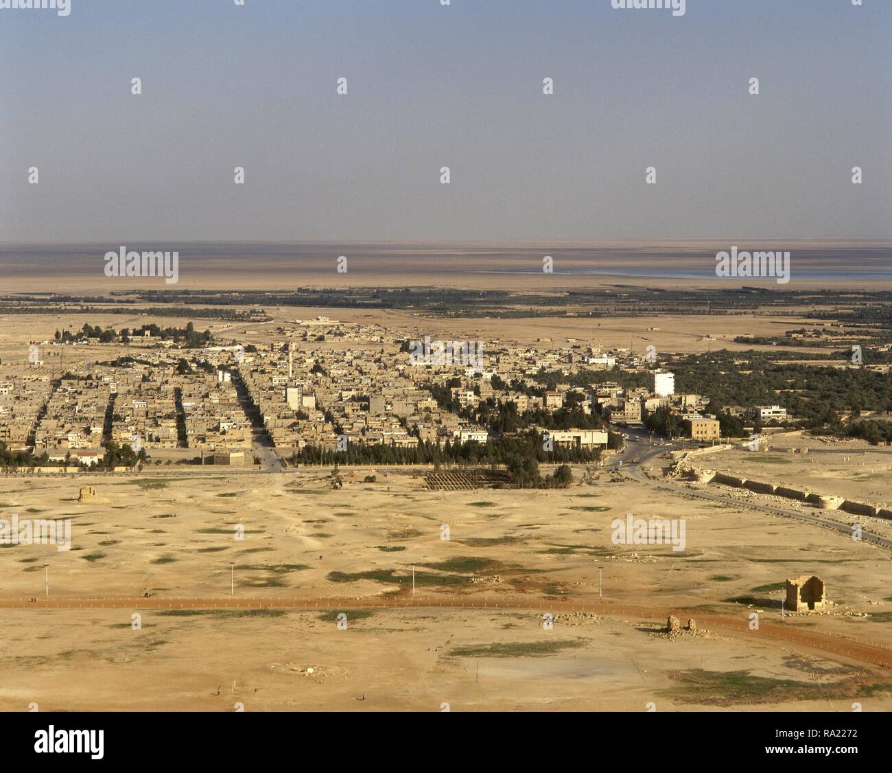 Arabische Republik Syrien. Tadmur, in der Nähe von antiken Palmyra/Tadmor. Panoramablick auf die Landschaft. Foto vor dem syrischen Bürgerkrieg. Stockfoto