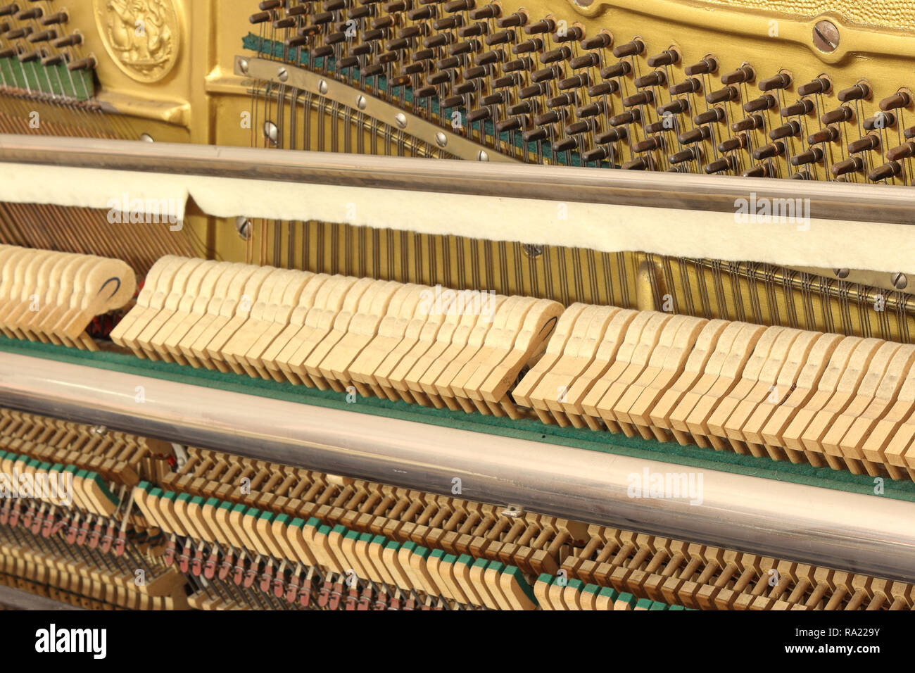 klavier-stimmhammer-fotos-und-bildmaterial-in-hoher-aufl-sung-alamy