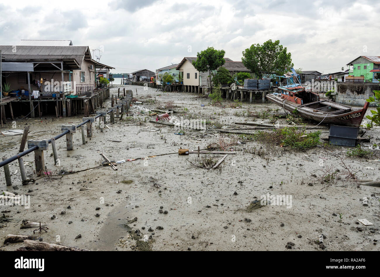 Eine authentische chinesische Fischerdorf in Kampung Bagan Sungai Lima, Malaysia-Kampung Bagan Sungai Lima ist auf der fünften Fluss aus dem Hauptfenster des VI-entfernt Stockfoto