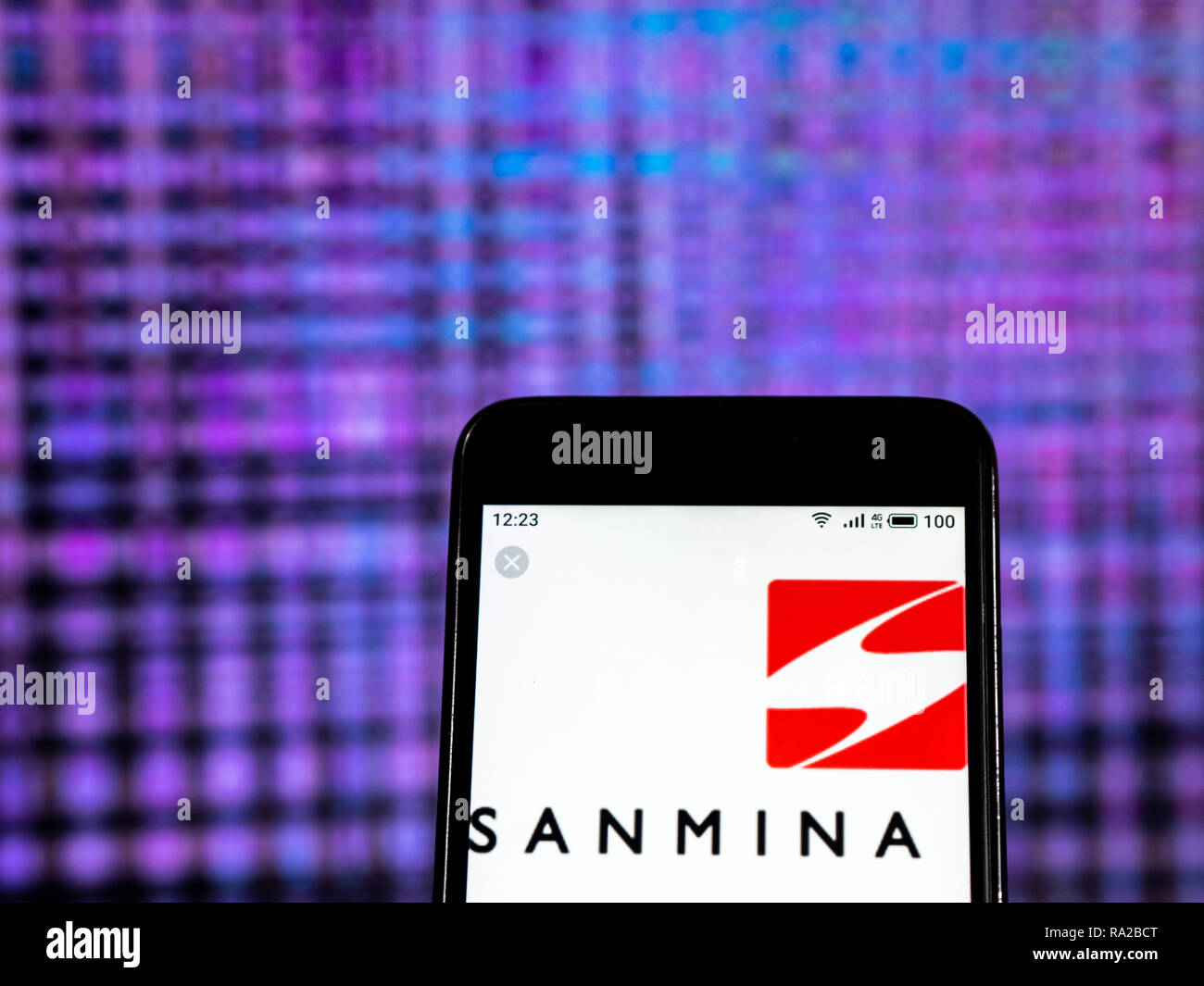 Sanmina Corporation Electronics Manufacturing Services Company Logo auf dem Smartphone angezeigt Stockfoto