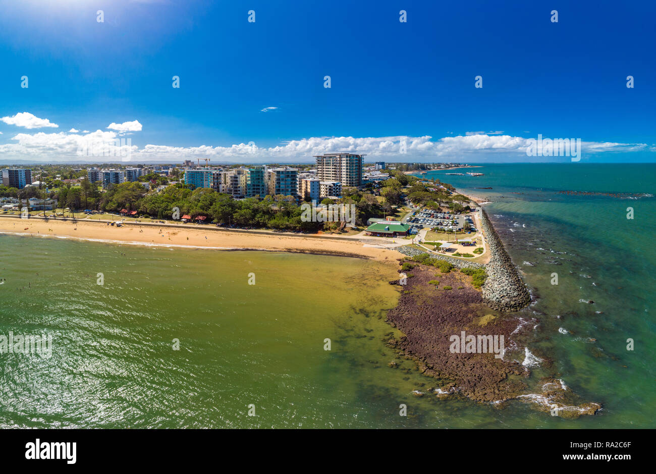 Antenne drone Ansicht von Suttons Strand, Redcliffe, Queensland, Australien Stockfoto