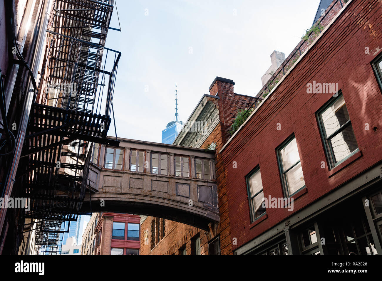 Low Angle View der Brücke auf Heften Straße in Tribeca in New York Stockfoto