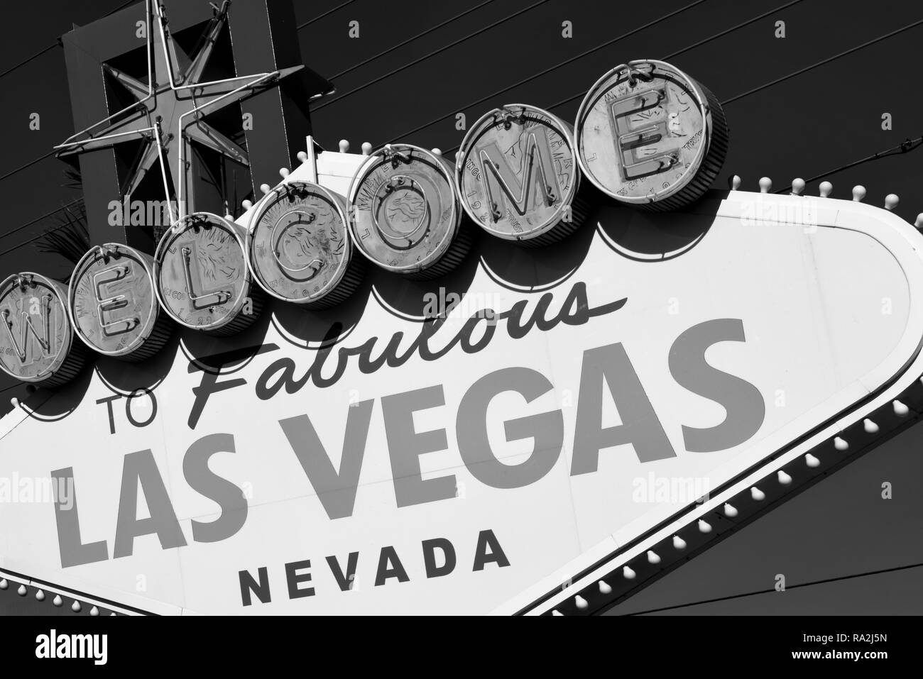 7/8 der Vintage 'Willkommen im fabelhaften Las Vegas, Nevada"-Schild, ein Wahrzeichen in Las Vegas, NV am Eingang zum Las Vegas Strip Stockfoto