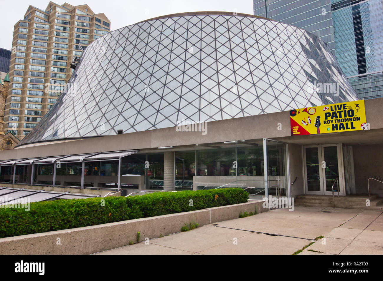 Roy Thomson Hall eines Konzertsaals in Toronto's Entertainment District, Downtown Toronto, Ontario, Kanada Stockfoto