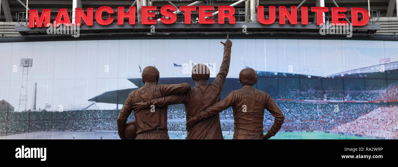 Die Vereinigten Trinity Bildhauer von Philip Jackson, von Manchester United 'Old Trafford' Masse, Manchester, England, Großbritannien Stockfoto