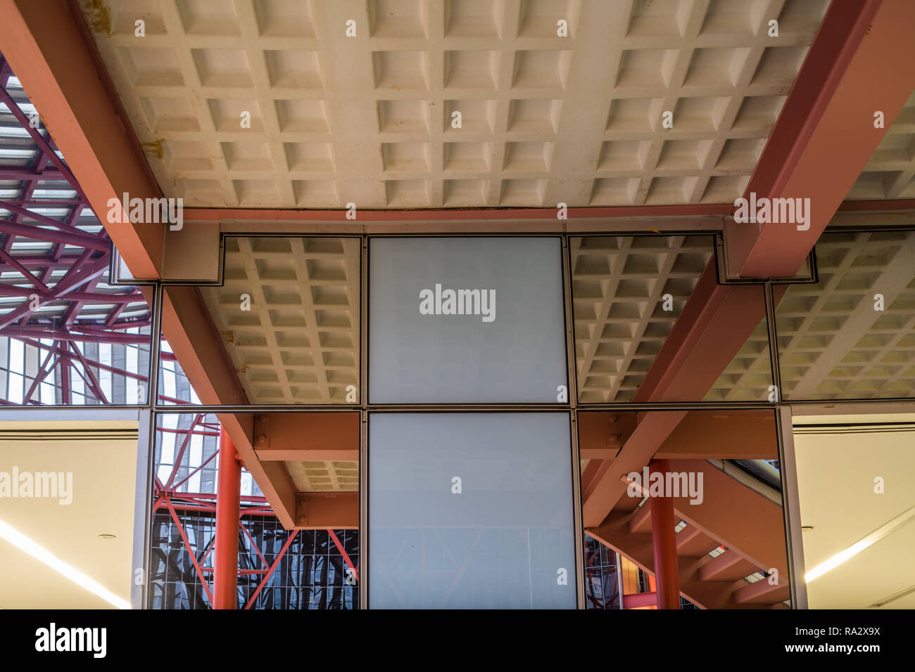 Innenraum der James R. Thompson Center - Staat Illinois Gebäude von Helmut Jahn Stockfoto