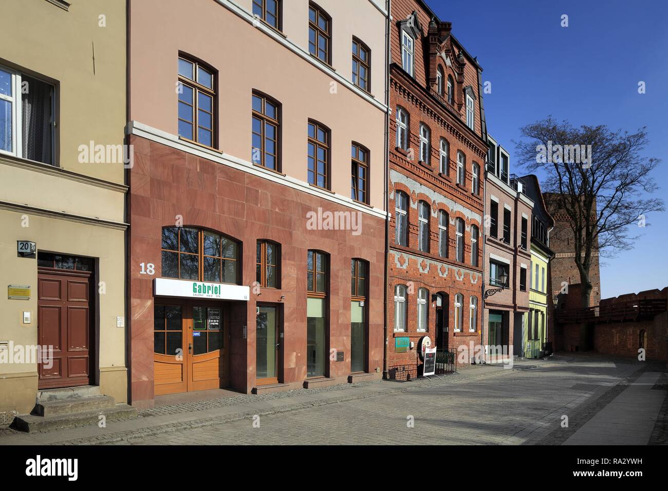 Polska - Großpolen - Torun - Stare Miasto i ulica pod Krzywa Wieza Polen - Großpolen - Torun - Altstadt und der Schiefe Turm Straße Stockfoto