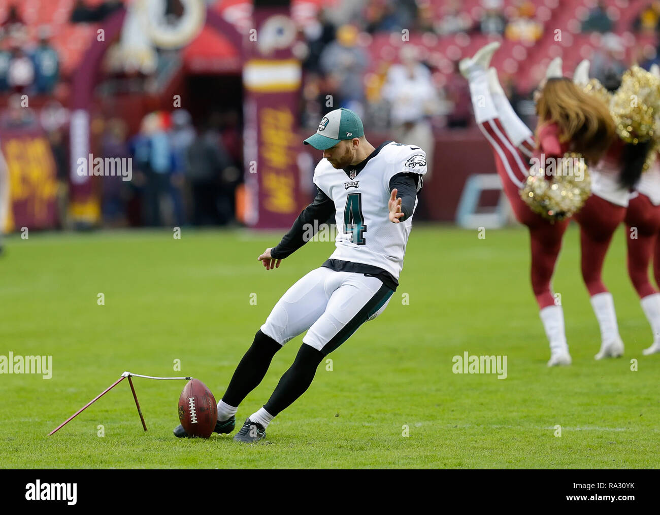 Landover, MD, USA. 30 Dez, 2018. Philadelphia Eagles PK #4 Jake Elliott erwärmt, bevor ein NFL Football Spiel zwischen den Washington Redskins und die Philadelphia Eagles am FedEx Feld in Landover, Md. Justin Cooper/CSM/Alamy leben Nachrichten Stockfoto