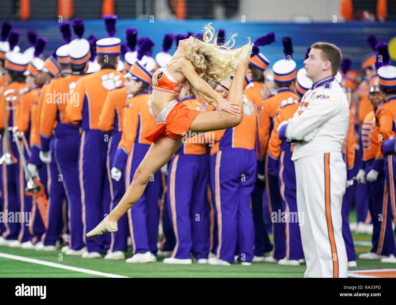 Arlington, Texas, USA. 29 Dez, 2018. Clemson Band während der Goodyear Baumwollschüssel Klassiker zwischen Norte Dame vs Clemson bei AT&T Stadium, Arlington Texas. 12/29/2018. Manny Flores/Cal Sport Media. Credit: Cal Sport Media/Alamy leben Nachrichten Stockfoto