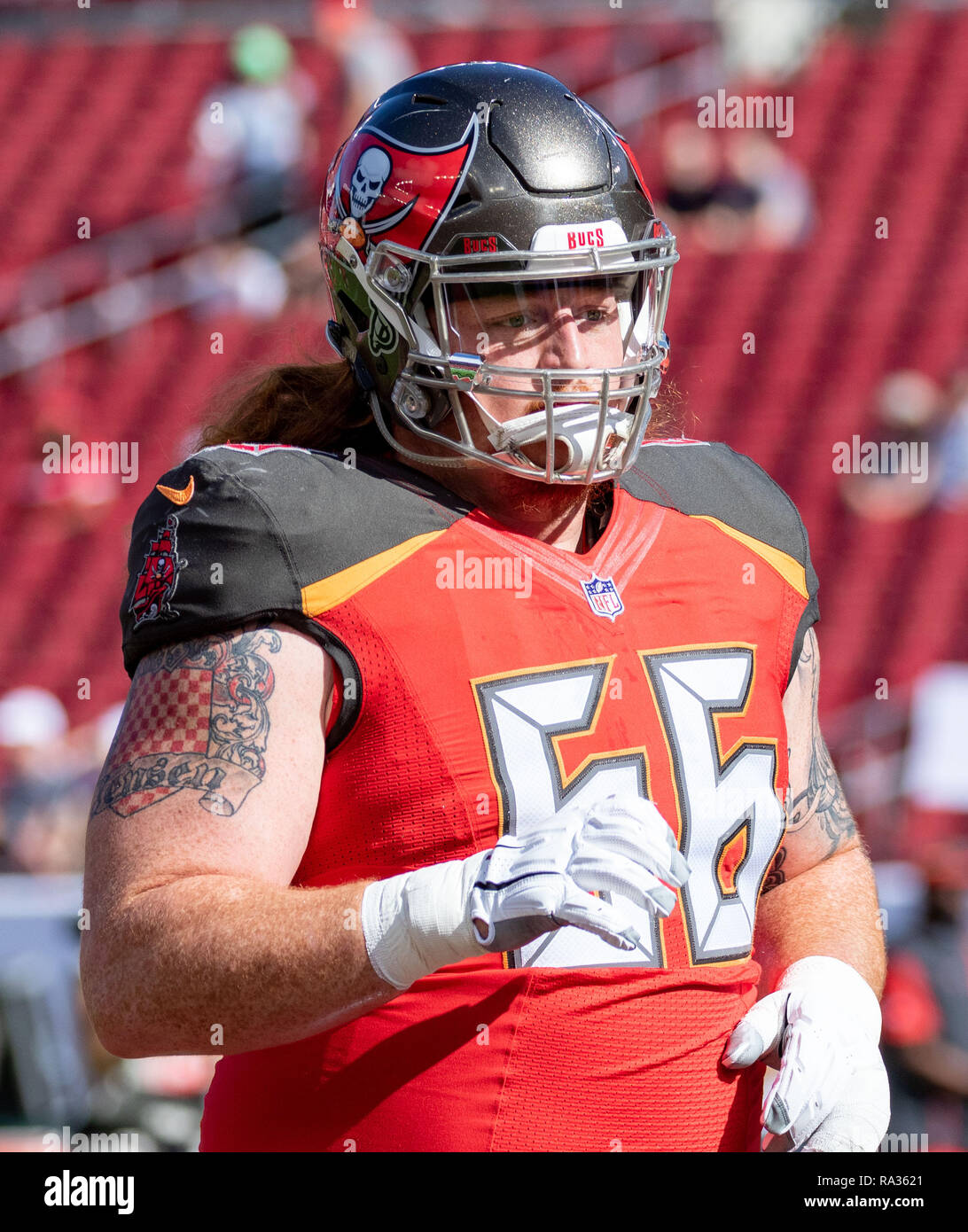 Tampa, Florida, USA. 30 Dez, 2018. Tampa Bay Buccaneers center Ryan Jensen (66) vor dem Spiel zwischen den Atlanta Falcons und die Tampa Bay Buccaneers bei Raymond James Stadium in Tampa, Florida. Atlanta win 34-32. Del Mecum/CSM Credit: Cal Sport Media/Alamy Live News Credit: Csm/Alamy leben Nachrichten Stockfoto