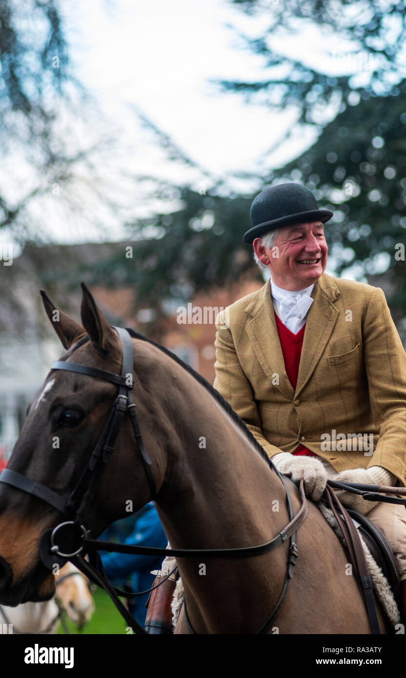 Melton Mowbray, Leicestershire, UK. 1. Jan 2019. Die cottesmore Jagd - einer von Englands Premier jagt in 1696 gegründet und hat seinen Namen von dem Leicestershire Dorf Quorn, Jagdhunde kenneled zwischen 1753 bis 1 904 startet von Melton Mowbray Stadt Immobilien Park und das Grundstück. Belvoir Jagd treffen bei Spielen in der Nähe Park Credit: Clifford Norton/Alamy leben Nachrichten Stockfoto