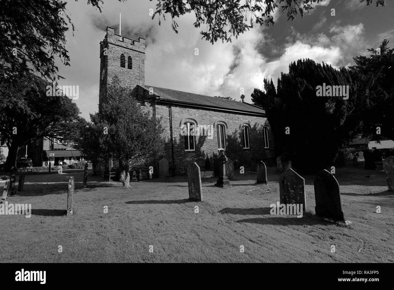 St Andrews Kirche, Coniston Stadt, Cumbria, Lake District National Park, England, Großbritannien Stockfoto