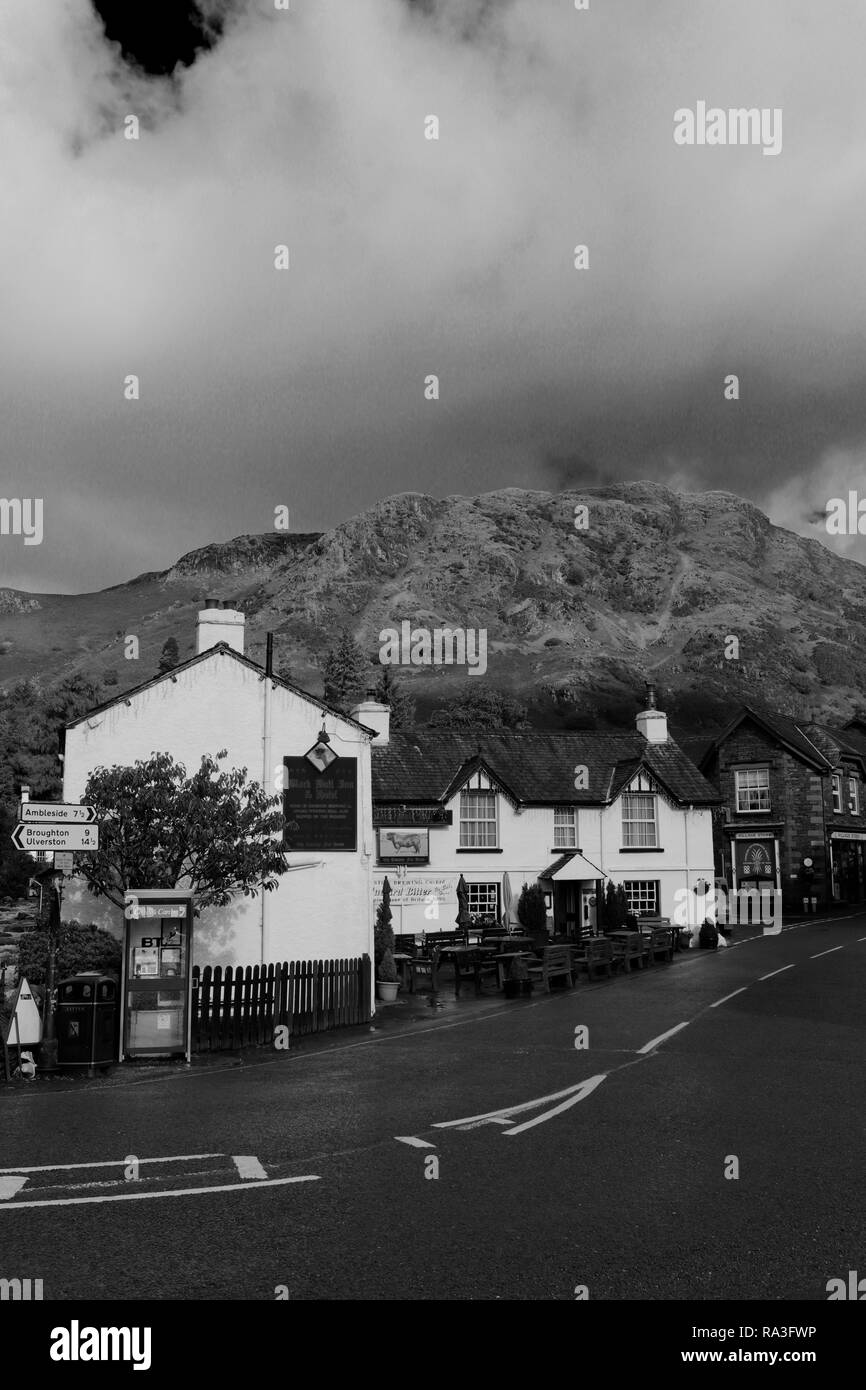 Der Black Bull Pub, Coniston Stadt, Cumbria, Lake District National Park, England, Großbritannien Stockfoto