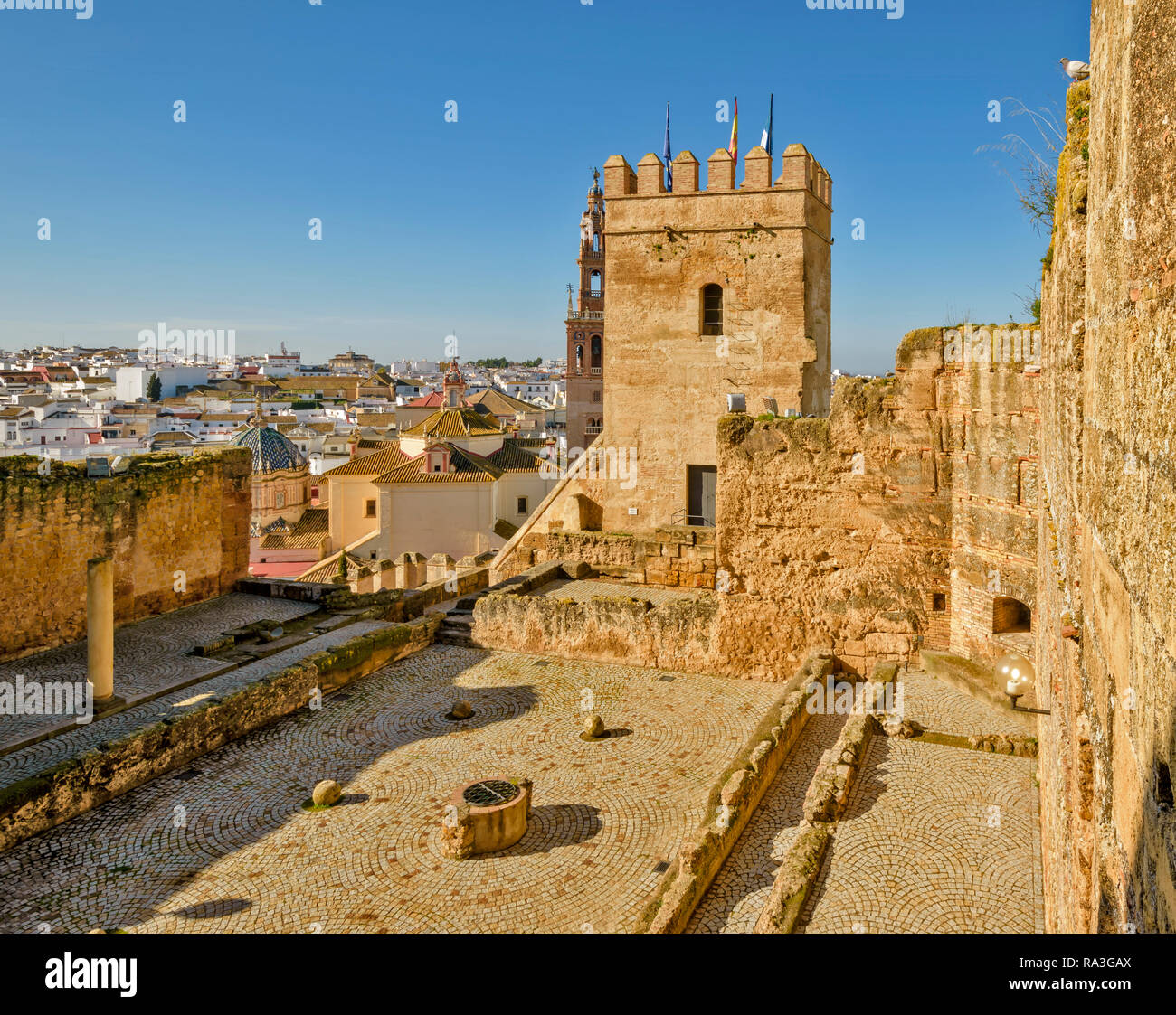 CARMONA SPANIEN INNERE DER FESTUNG DES tores von Sevilla eine Burg gebaut in römischen Zeiten Stockfoto