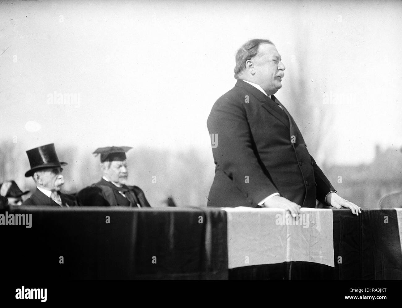 Präsident William Howard Taft im Freien sprechen kann. 1910 Stockfoto