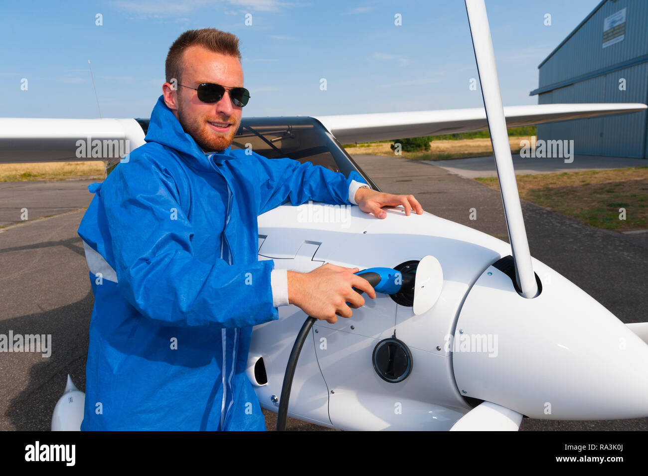 Frankreich, Bas-Rhin (67), Haguenau Flughafen, das neue Licht Flugzeug elektrische Pipistrel Alpha-Electro, Guillaume Heckel ist eine französische Prüfung - Pilot für ein s Stockfoto