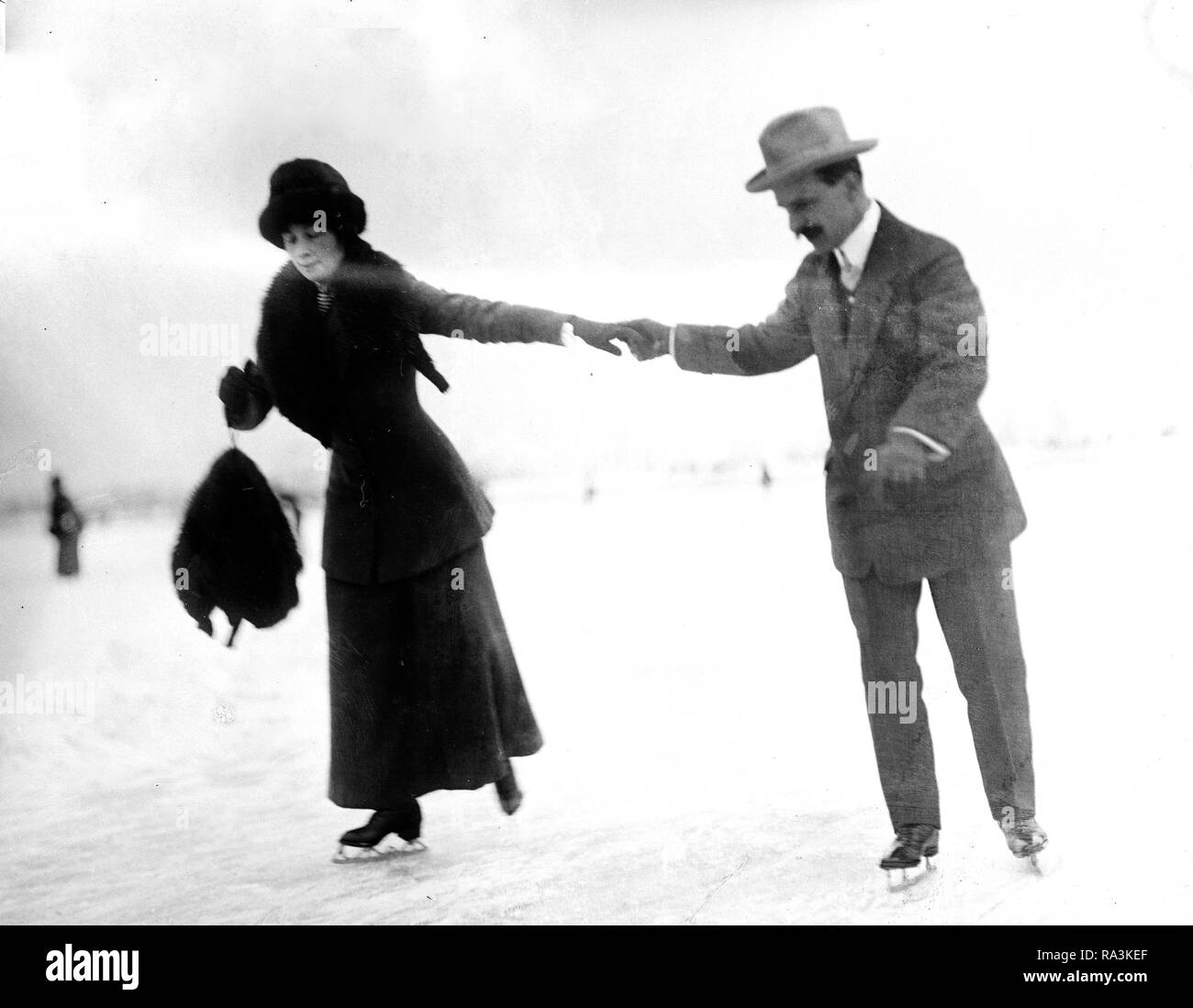 Edith Howard Skaten mit Henri Martin der Schweizer Gesandtschaft Stockfoto