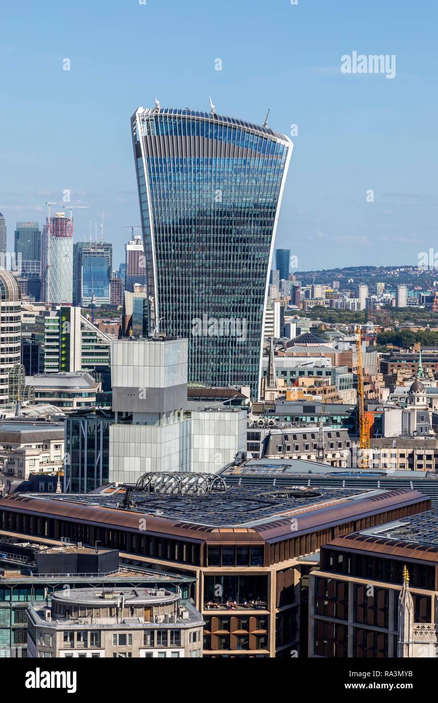 Office Tower 20 Fenchurch Street, der auch als Walkie-Talkie-oder den Pint, London, Vereinigtes Königreich Stockfoto