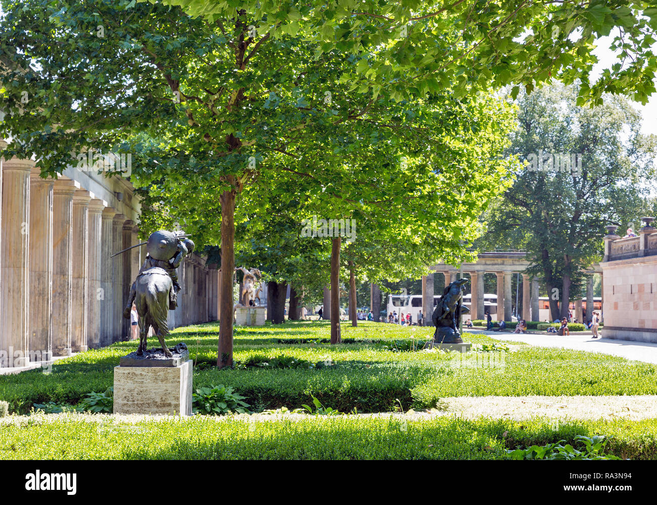 Statuen im Garten der Alten Nationalgalerie Museum auf der Museumsinsel