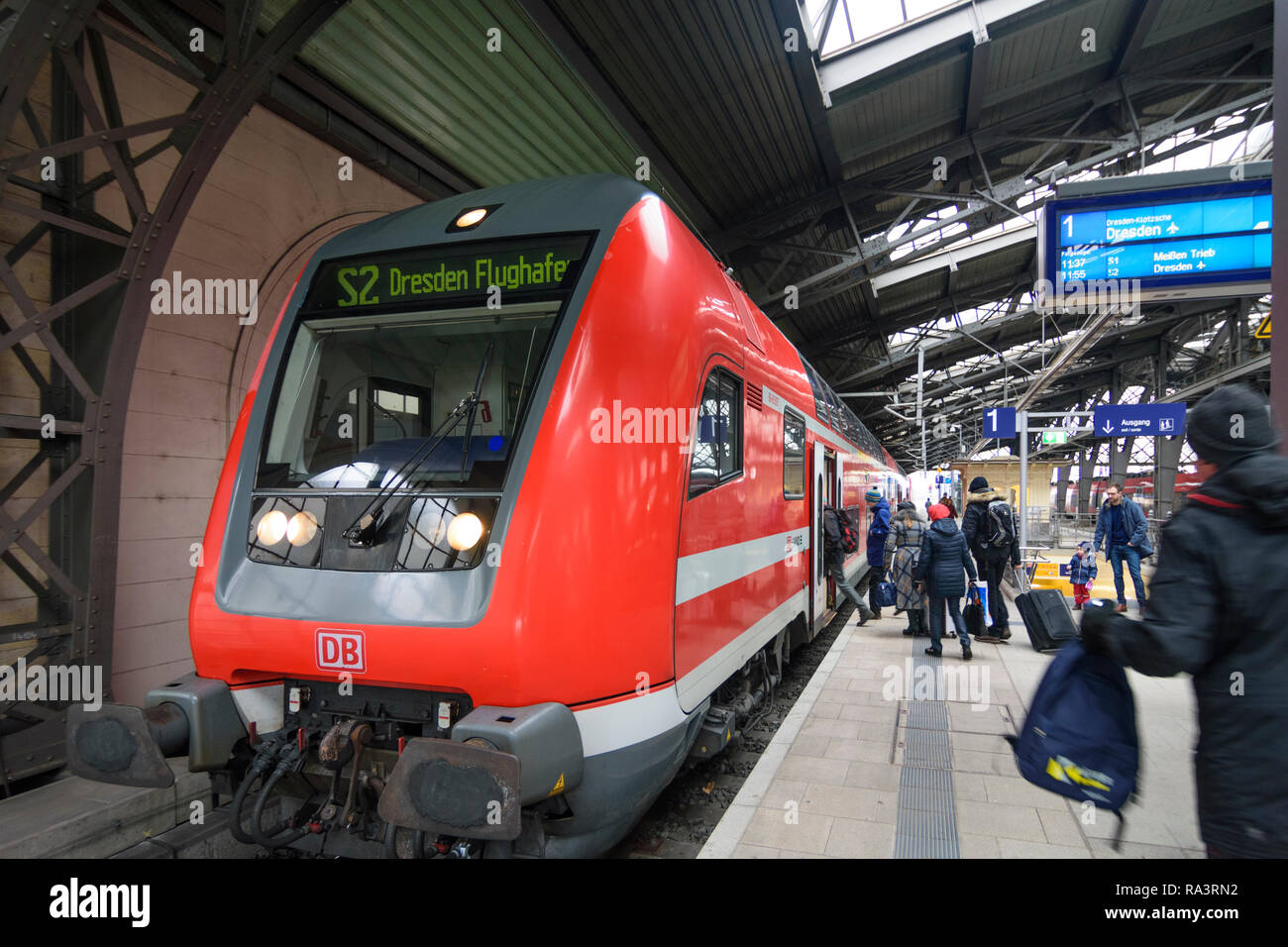 Dresden Bahnhof DresdenNeustadt, SBahn zum Flughafen, Sachsen