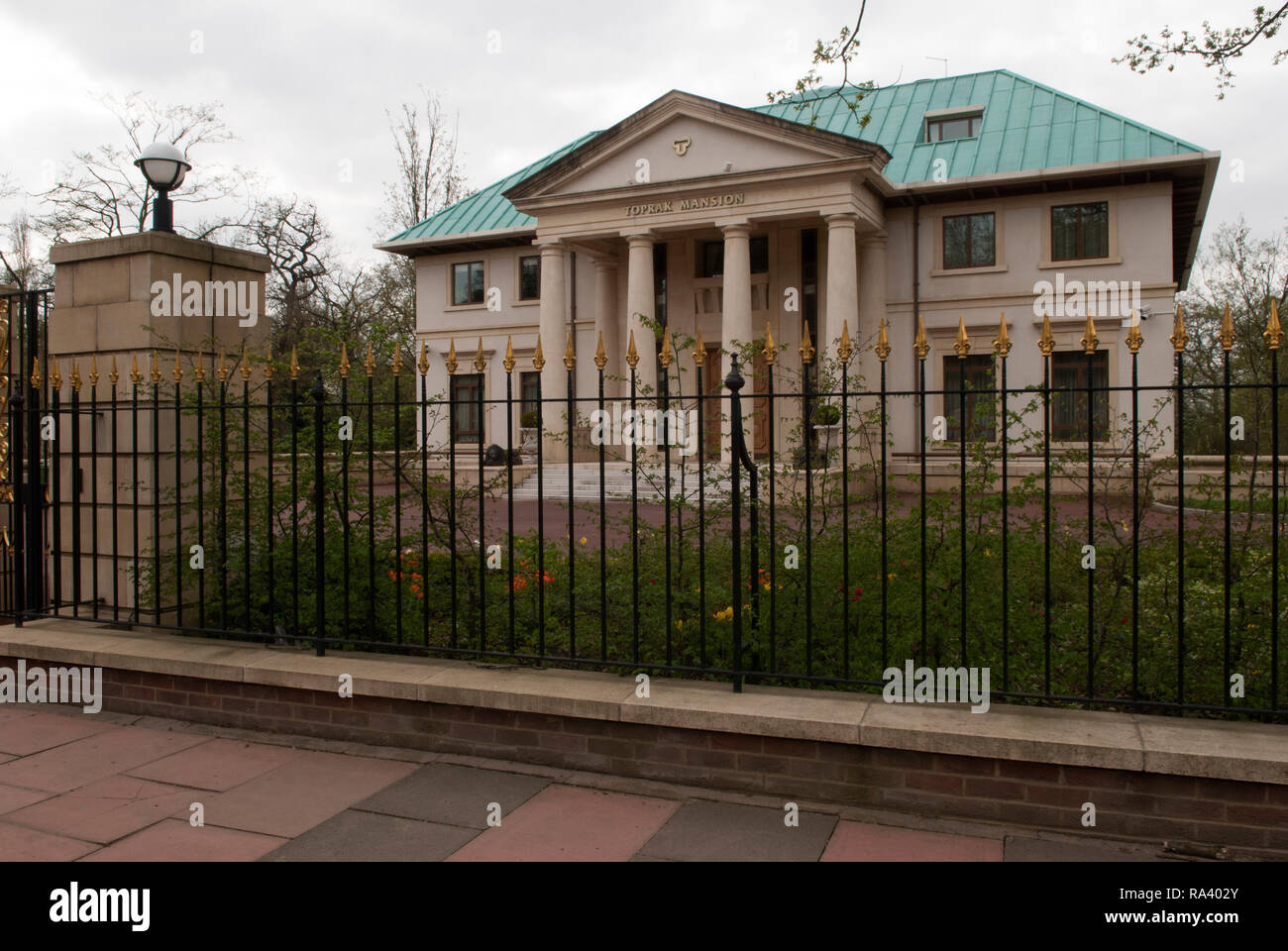 Toprak Mansion Bischöfe Avenue Hampstead London N2 UK England 2000 S HOMER SYKES Stockfoto