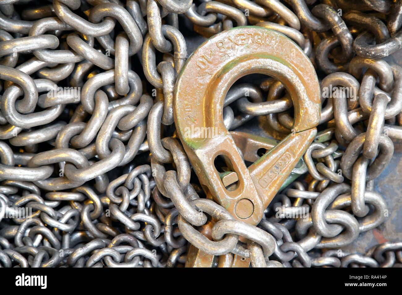 Industriellen Ketten und Haken. endloser Hebegurt. Gurt Kabel Stockfoto