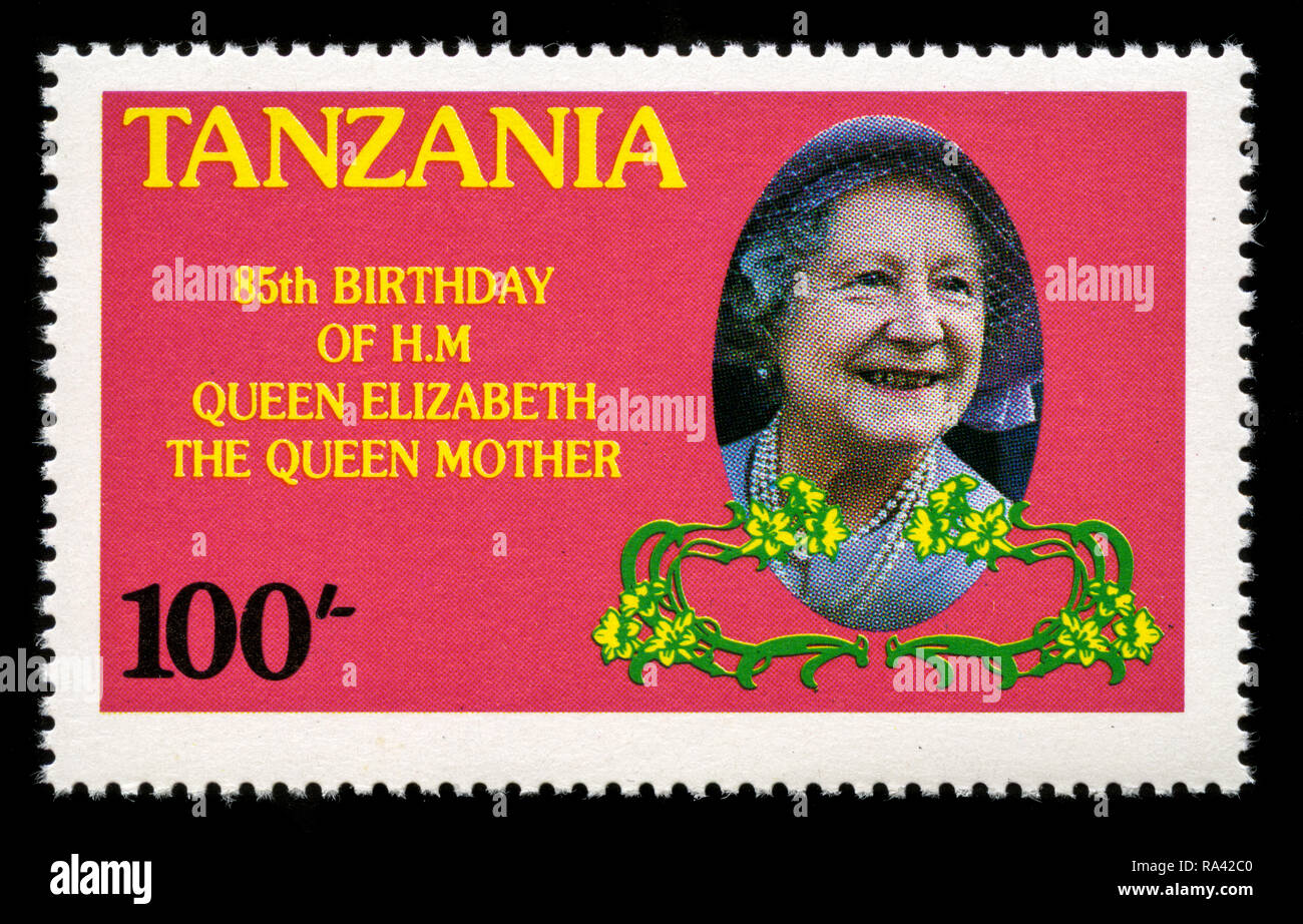Briefmarke aus Tansania in die Königin Mutter geburtstag Serie 1985 ausgestellt Stockfoto