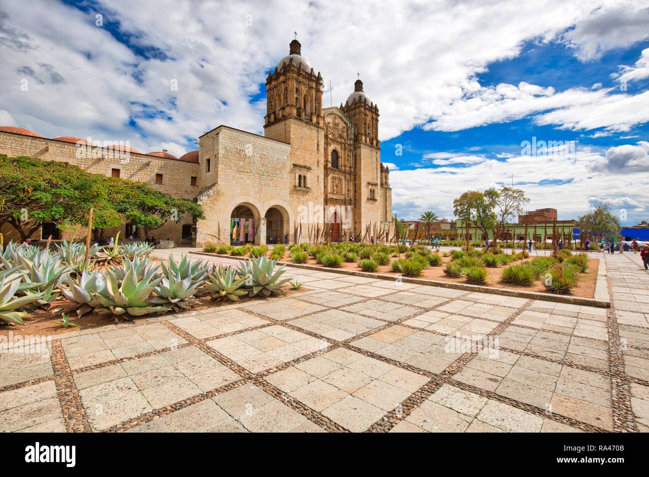 Oaxaca, Mexiko-2 Dezember 2018: Sehenswürdigkeiten Santo Domingo Kathedrale im historischen Zentrum von Oaxaca Stockfoto