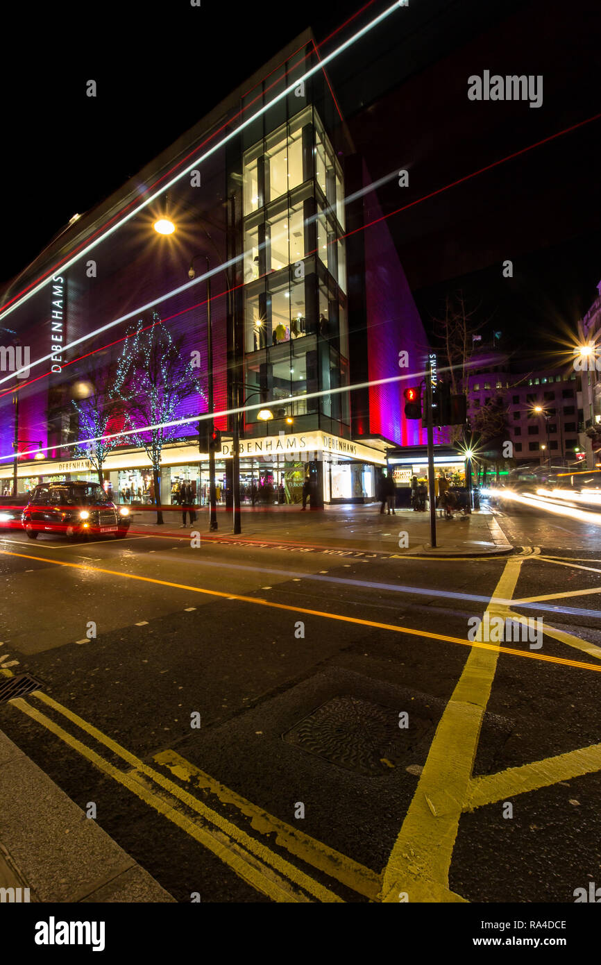 Debenhams Oxford Street London im Dezember Christmas lights 2018 sprach