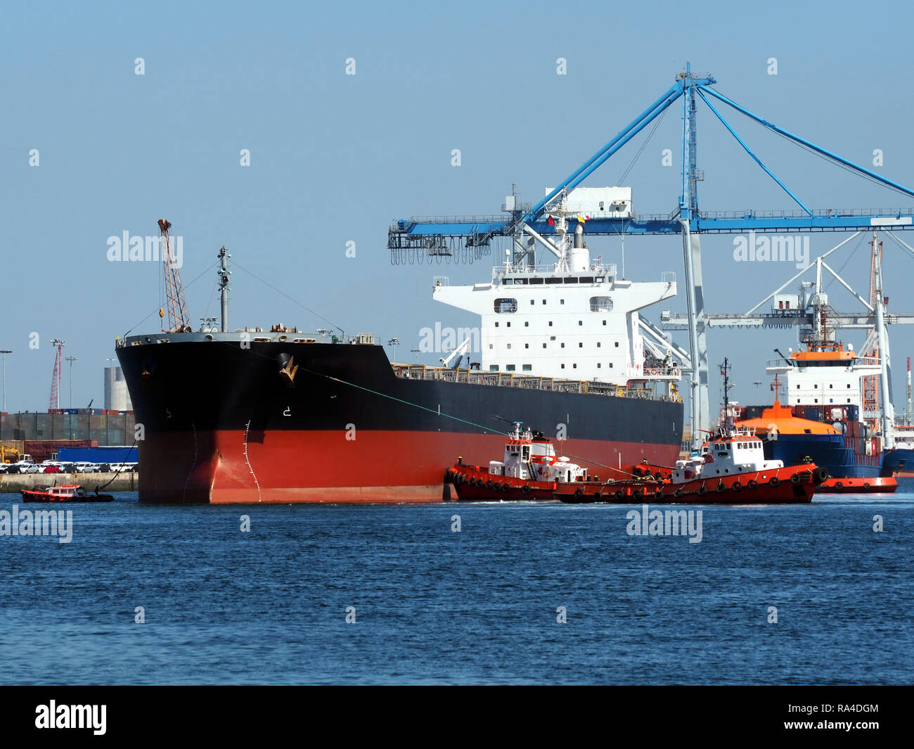 Bulk Cargo Schiff andocken. Stockfoto