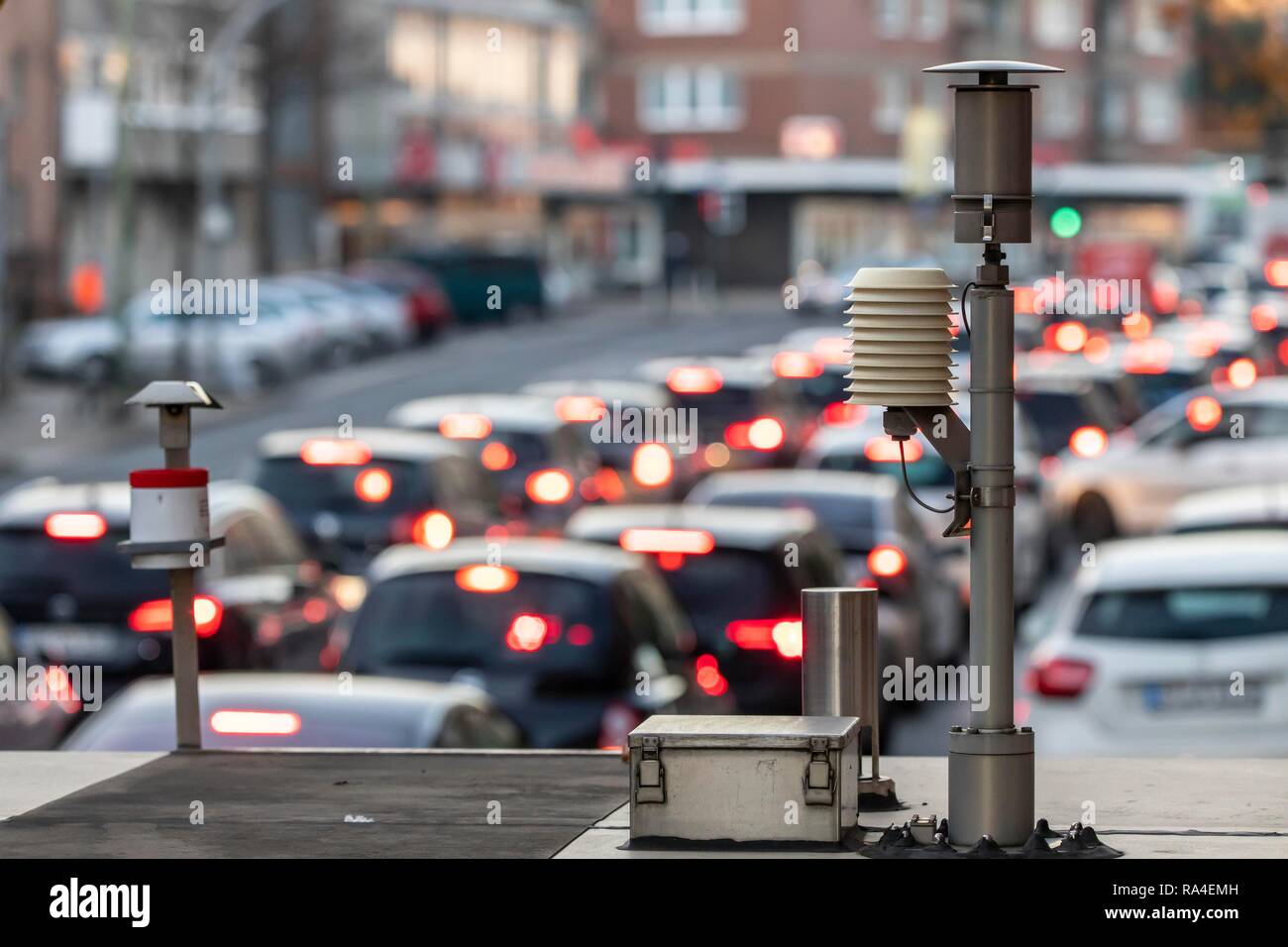 Der Gladbecker Straße in Essen, B 224, einem stark belasteten innerstädtischen Straße in Essen, Teil eines möglichen diesel Fahrverbot Zone Stockfoto