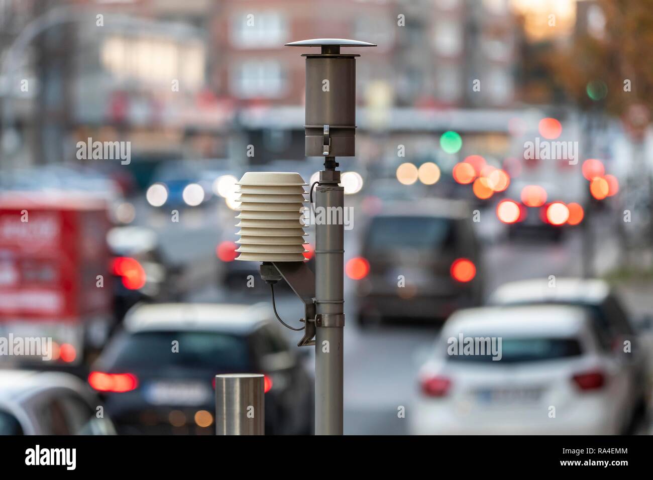 Der Gladbecker Straße in Essen, B 224, einem stark belasteten innerstädtischen Straße in Essen, Teil eines möglichen diesel Fahrverbot Zone Stockfoto