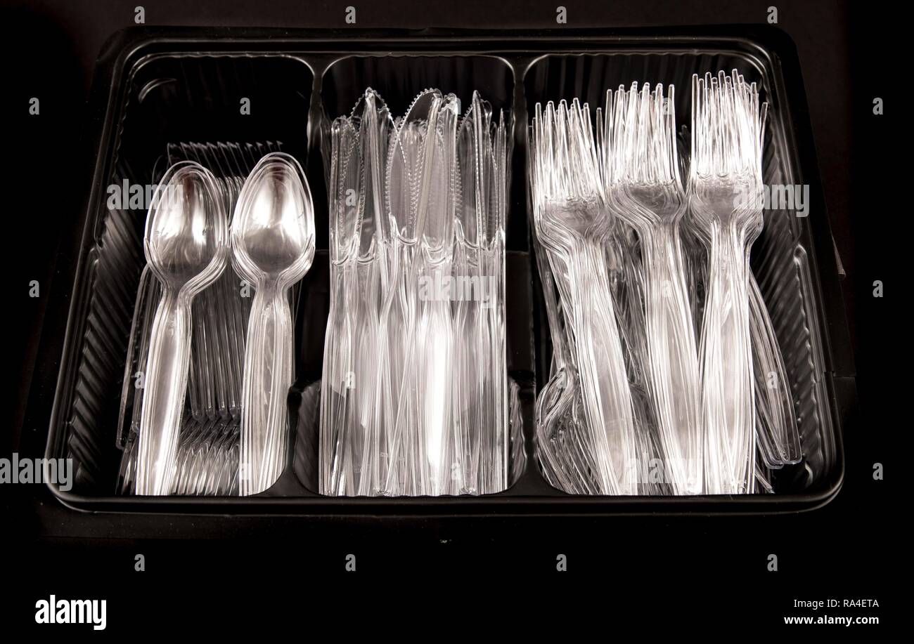 Plastikbesteck, Einweg Besteck, Messer, Gabel, Löffel, Kunststoff, transparent, transparent Stockfoto