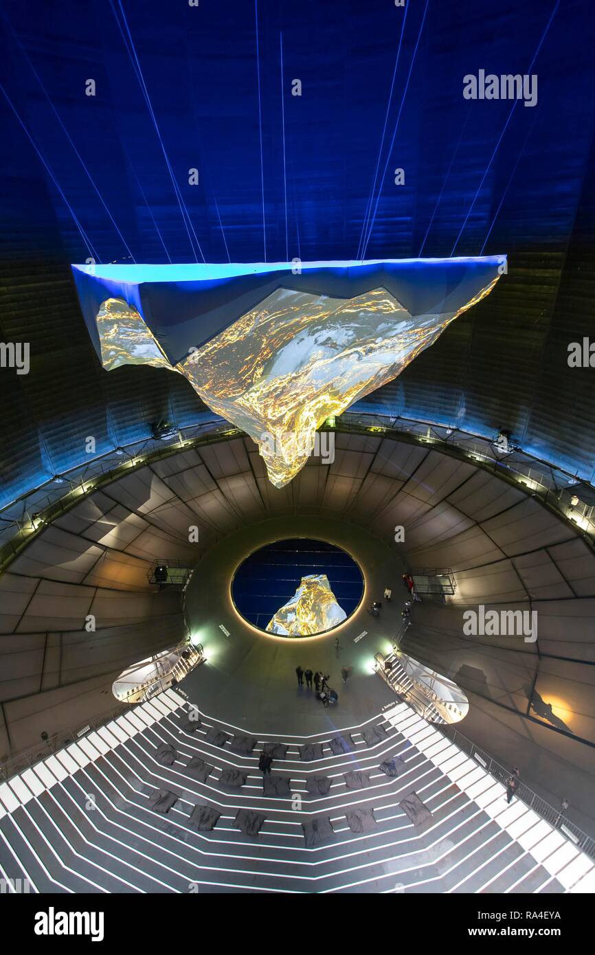 Gasometer Oberhausen, Ausstellung "Der Berg ruft, bis Oktober 2019, 17 Meter hoher 3-D-Nachbildung des Matterhorn, Oberhausen Stockfoto