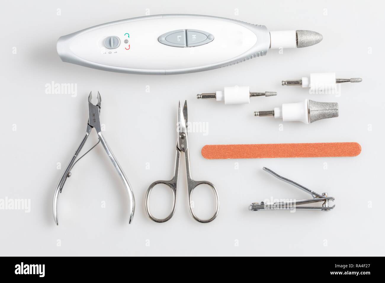 Nail Care Tools, Nagelknipser, Nagelschere, Nagel Zange, elektrische Nagelfeile mit verschiedenen Schleifköpfe Stockfoto