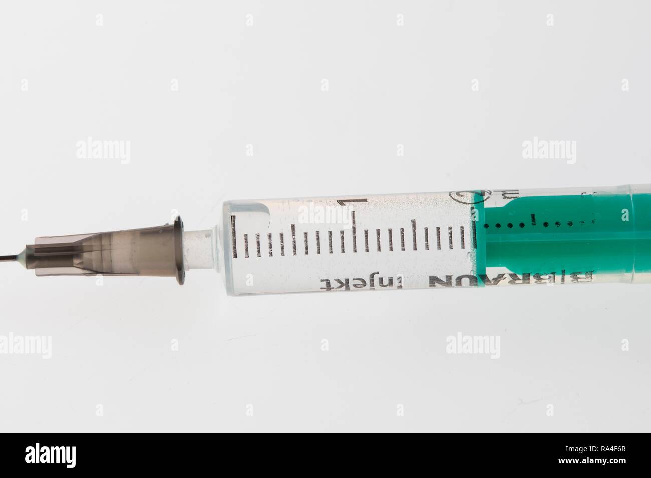 Medizinische Einwegartikel, Spritzen, Injektionslösungen Stockfoto