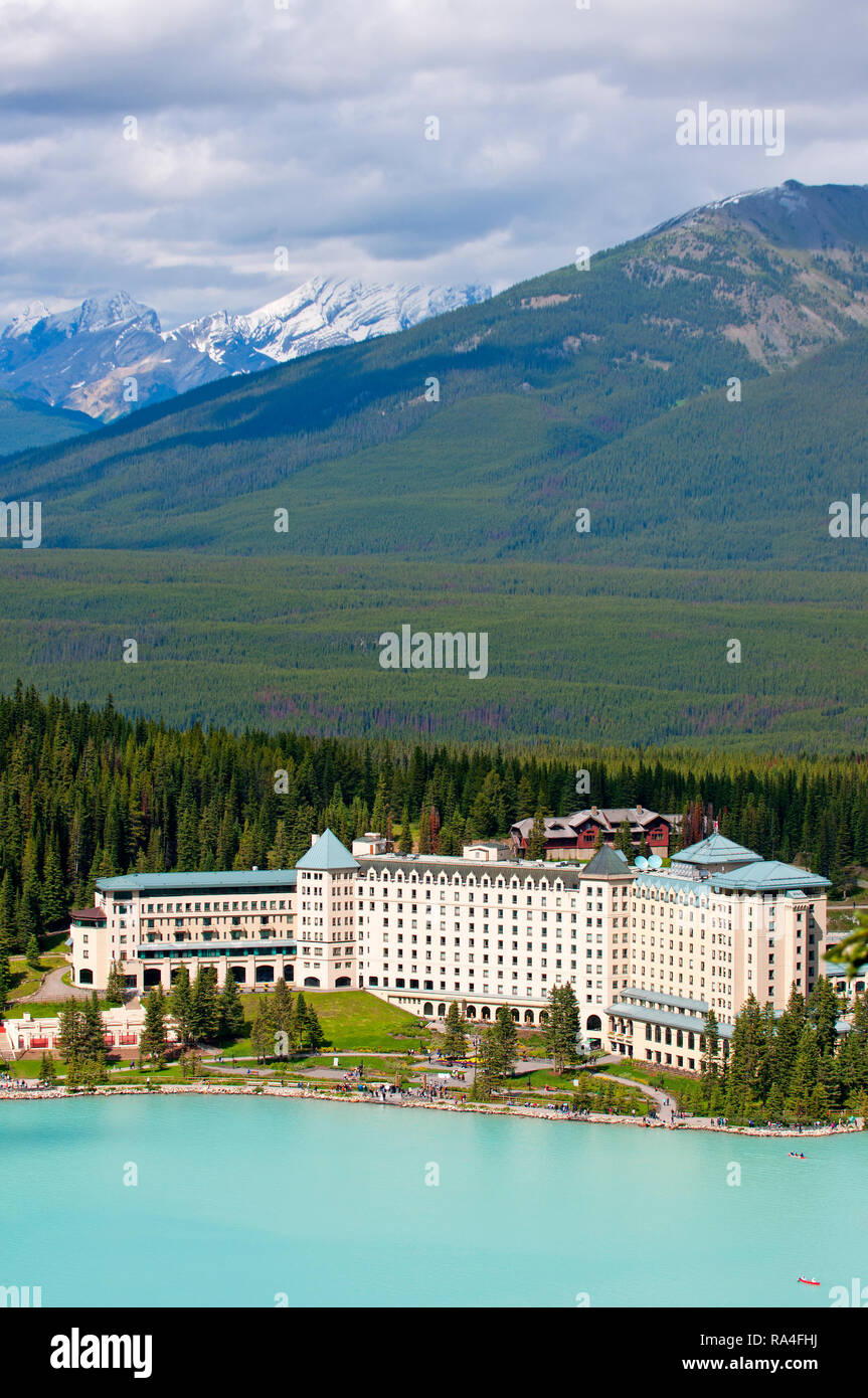 Das luxuriöse Fairmont Chateau Lake Louise, Banff Nationalpark, Rocky Mountains, Alberta, Kanada Stockfoto